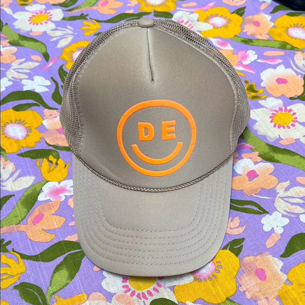 Ascot + Hart "Happy State" Trucker Hat DE